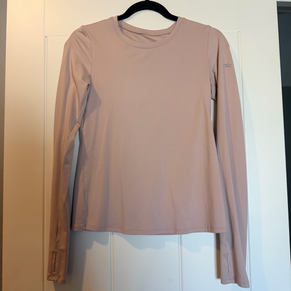 ALO Yoga Long Sleeve Tee - Soft Pink